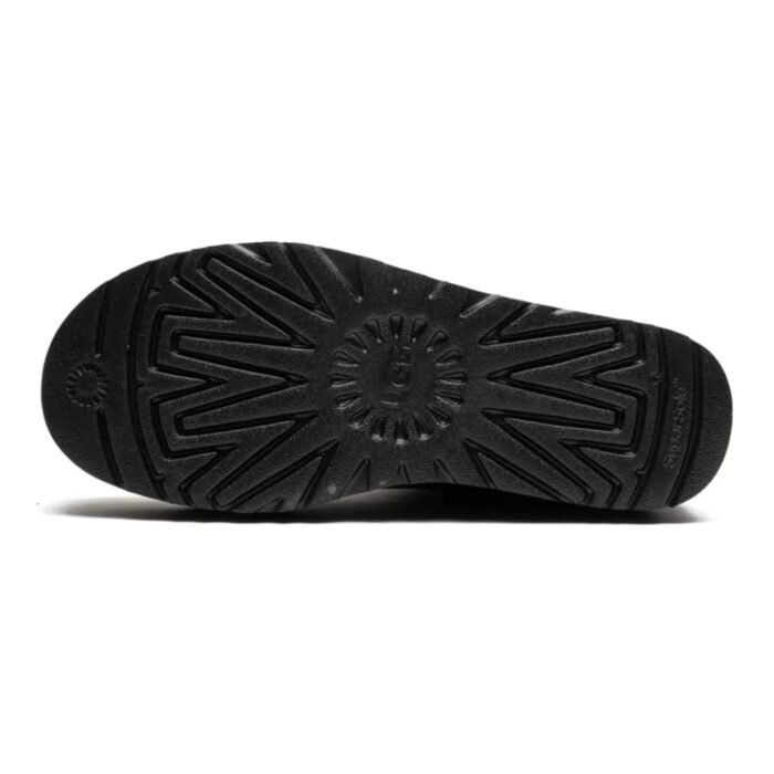 UGG Classic Ultra Mini Platform Black- Chestnut - Image 5